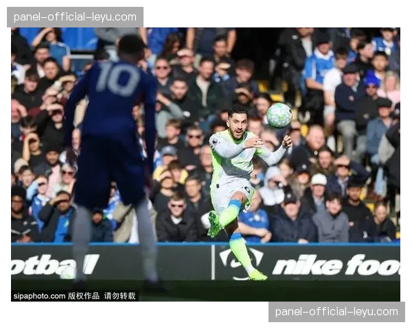 切尔西0-3曼城：多库抢断破门，蓝月亮客场完胜逼近榜首
